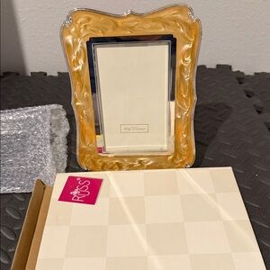 Russ Elegant Gold-Toned Picture Frame